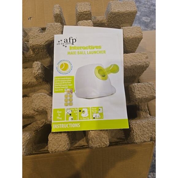 Automatic MAXI Dog Ball Thrower - Interactive Launcher, Fetch Toy NEW 6 BALLS - Picture 7 of 9